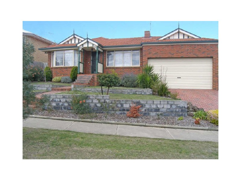 4 Nathan Court, Pakenham VIC 3810