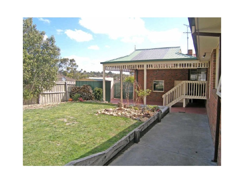 4 Nathan Court, Pakenham VIC 3810