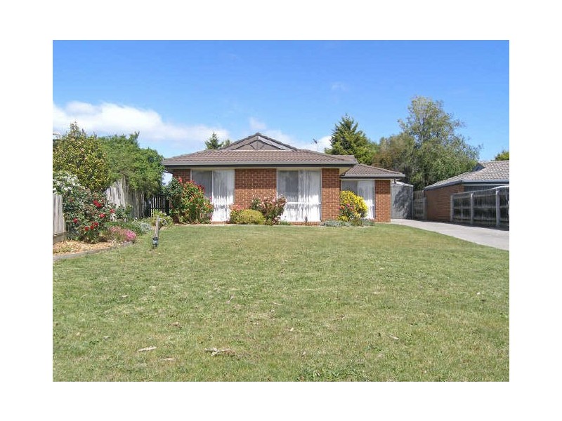 13 Harwood Court, Berwick VIC 3806