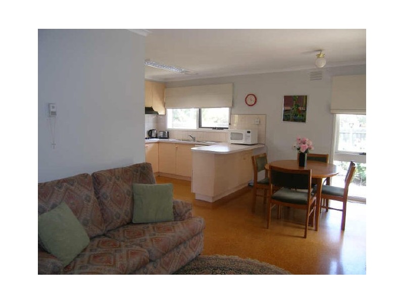 17 Carluke Close, Berwick VIC 3806