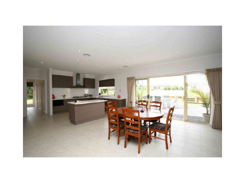 16 Market Lane, Narre Warren South VIC 3805