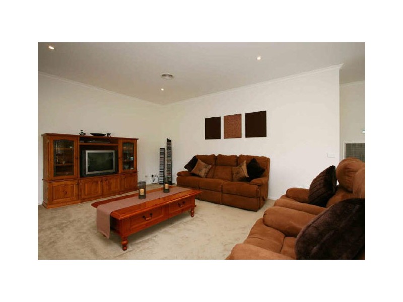 16 Market Lane, Narre Warren South VIC 3805