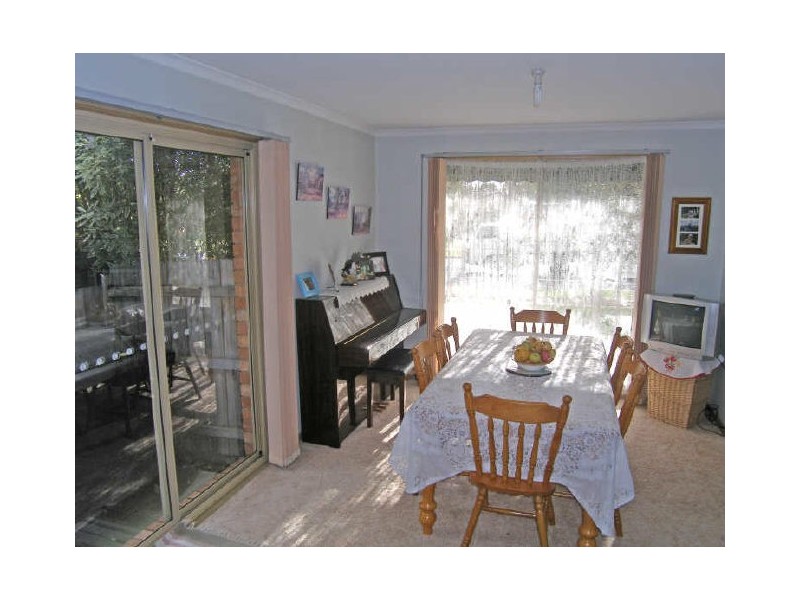 37 St Boswells Avenue, Berwick VIC 3806