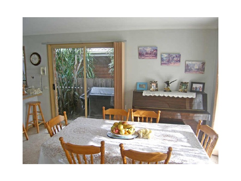 37 St Boswells Avenue, Berwick VIC 3806