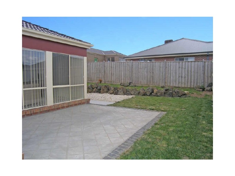 12 Bishop Place, Berwick VIC 3806