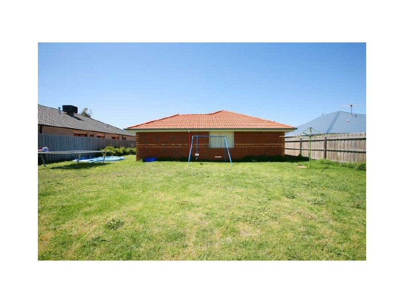8 O’Dowd Place, Lynbrook VIC 3975