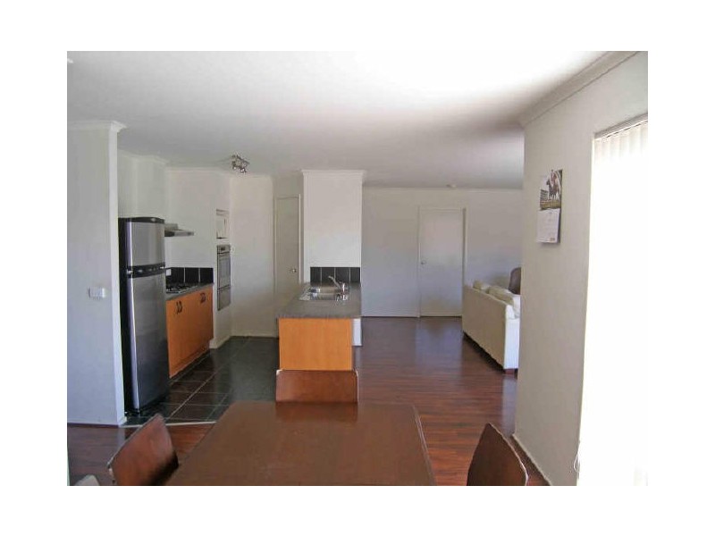 6 Eglinton Close, Berwick VIC 3806