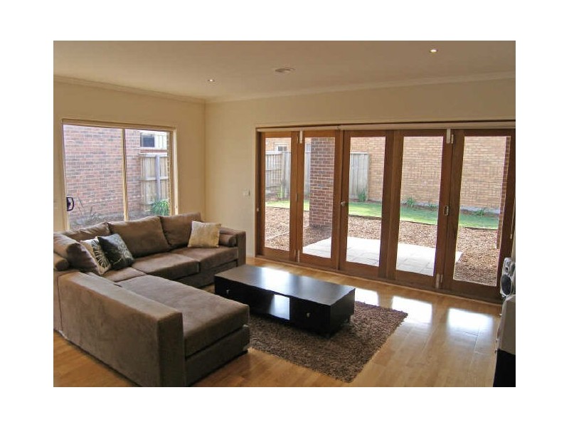 106 Bridgewater Boulevard, Berwick VIC 3806