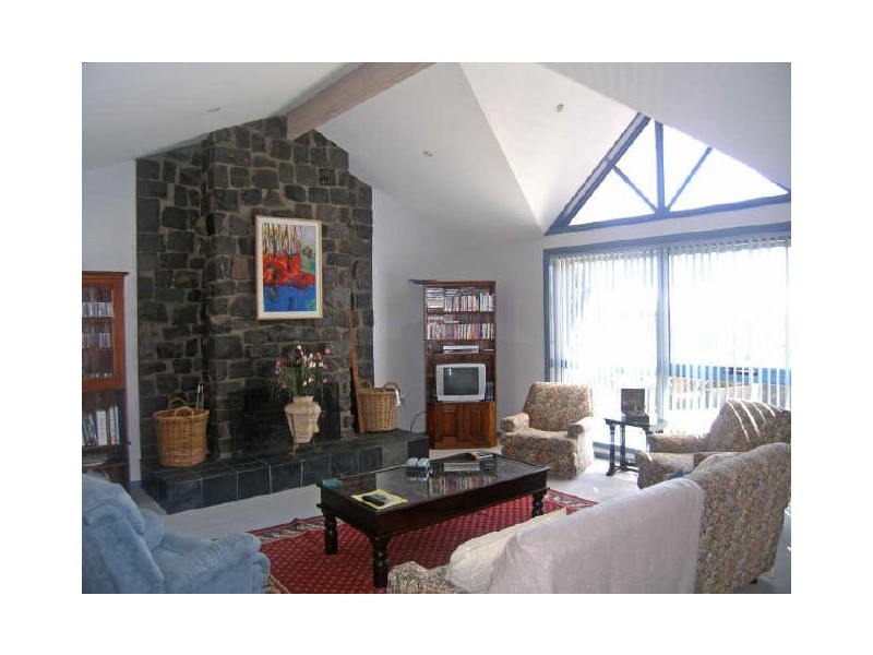 6 Valley View Crescent, Berwick VIC 3806