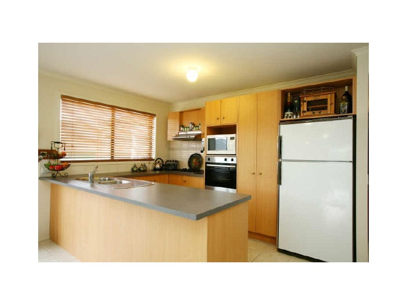 11 Tower Avenue, Narre Warren South VIC 3805