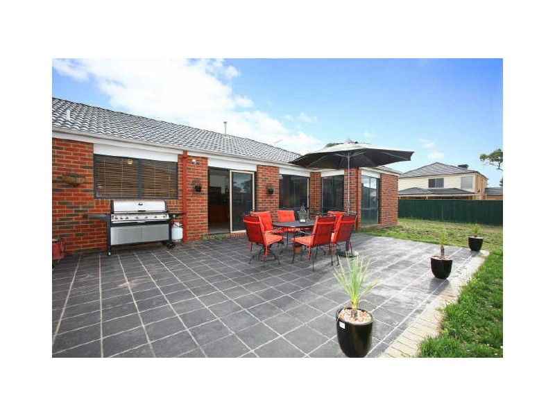 11 Tower Avenue, Narre Warren South VIC 3805