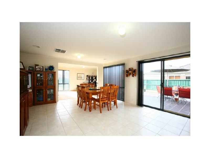 11 Tower Avenue, Narre Warren South VIC 3805