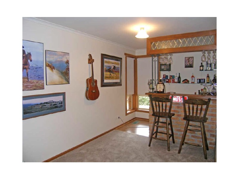 11 Sunnyside Drive, Berwick VIC 3806