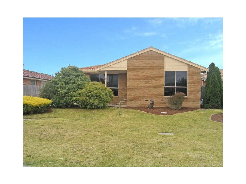 2 Insignia Crescent, Berwick VIC 3806