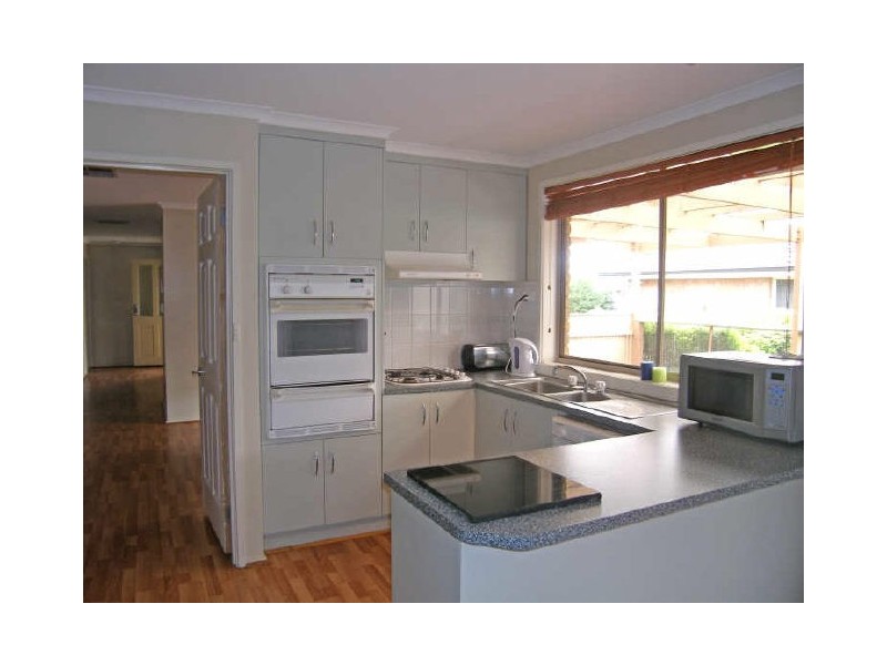 2 Insignia Crescent, Berwick VIC 3806