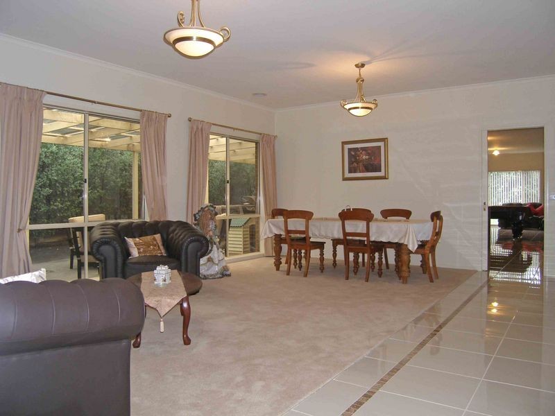 22 Ellesse Way, Berwick VIC 3806