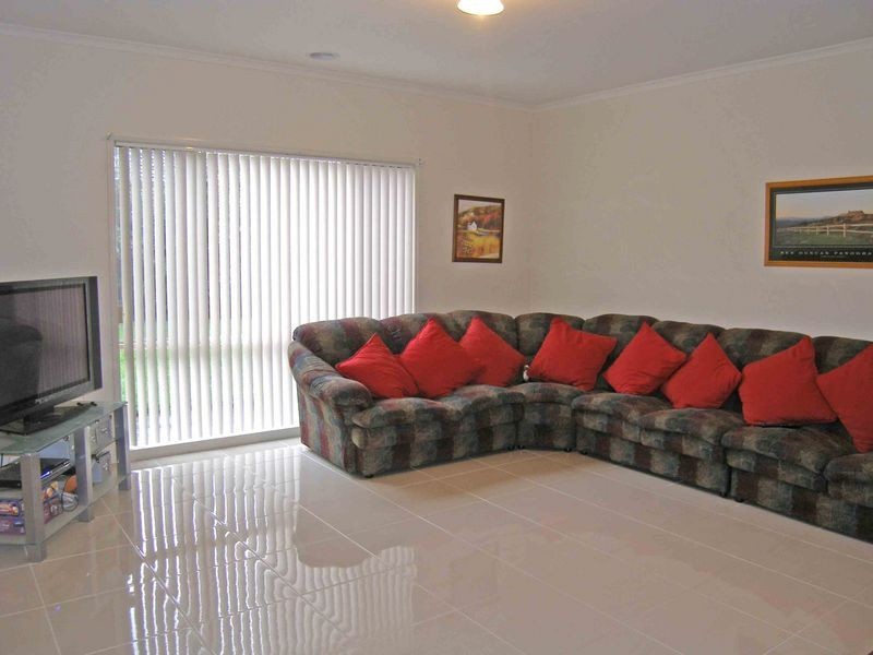 22 Ellesse Way, Berwick VIC 3806