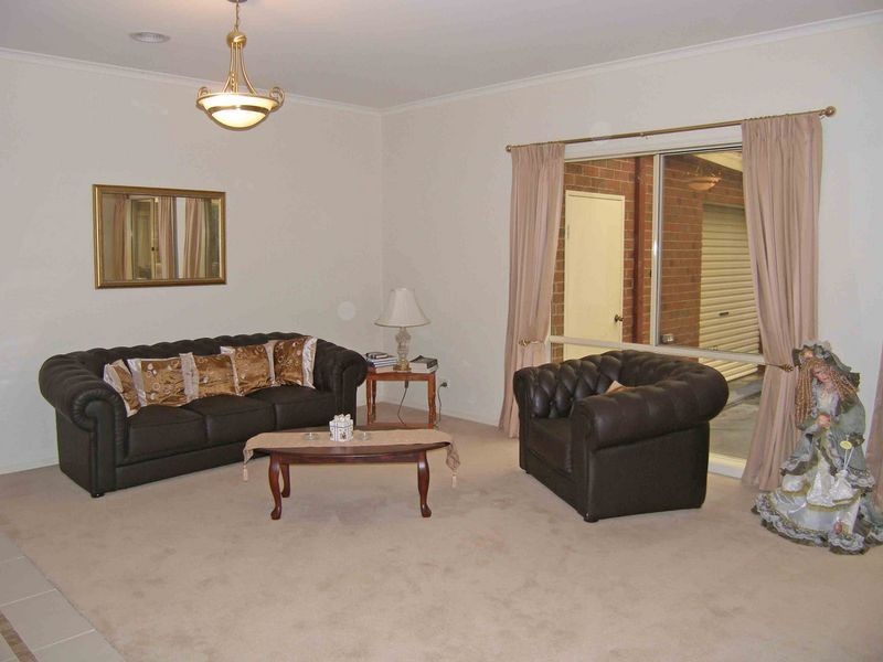 22 Ellesse Way, Berwick VIC 3806