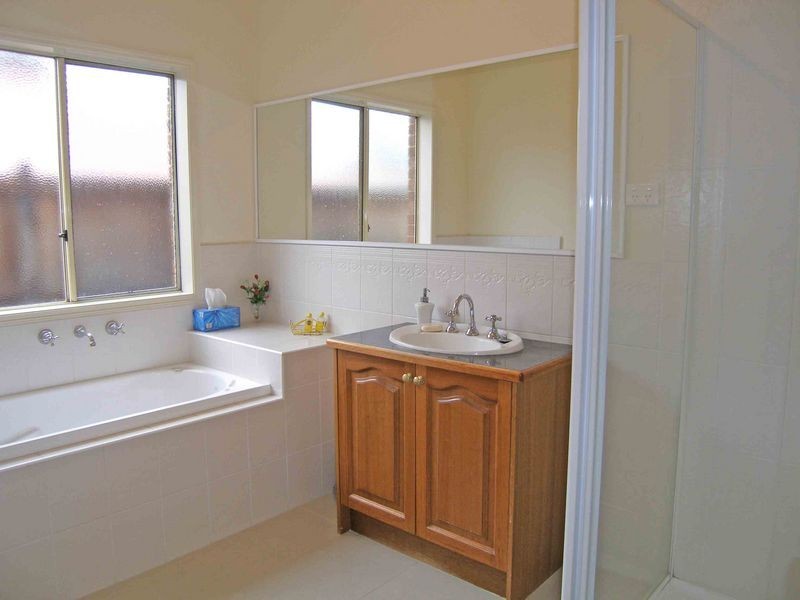 22 Ellesse Way, Berwick VIC 3806