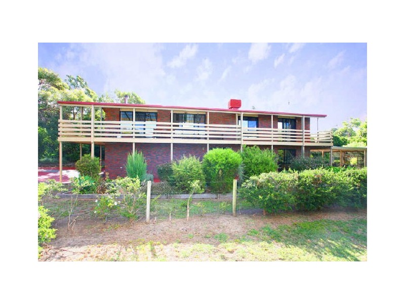 24 Innes Court, Berwick VIC 3806