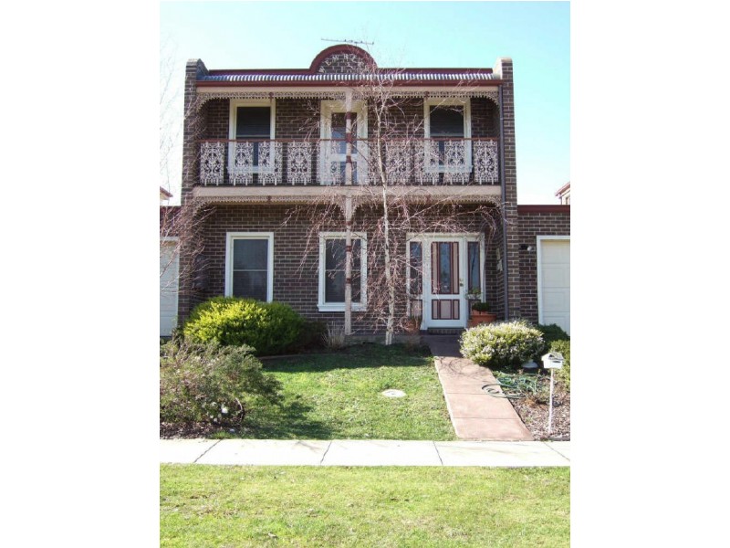 12 Wembley Drive, Berwick VIC 3806