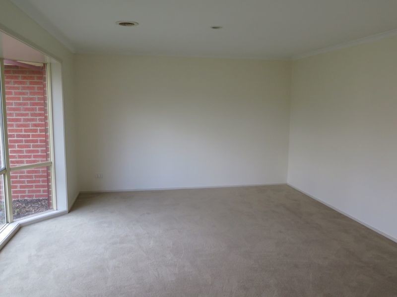 12 Snowgum Drive, Kilsyth South VIC 3137