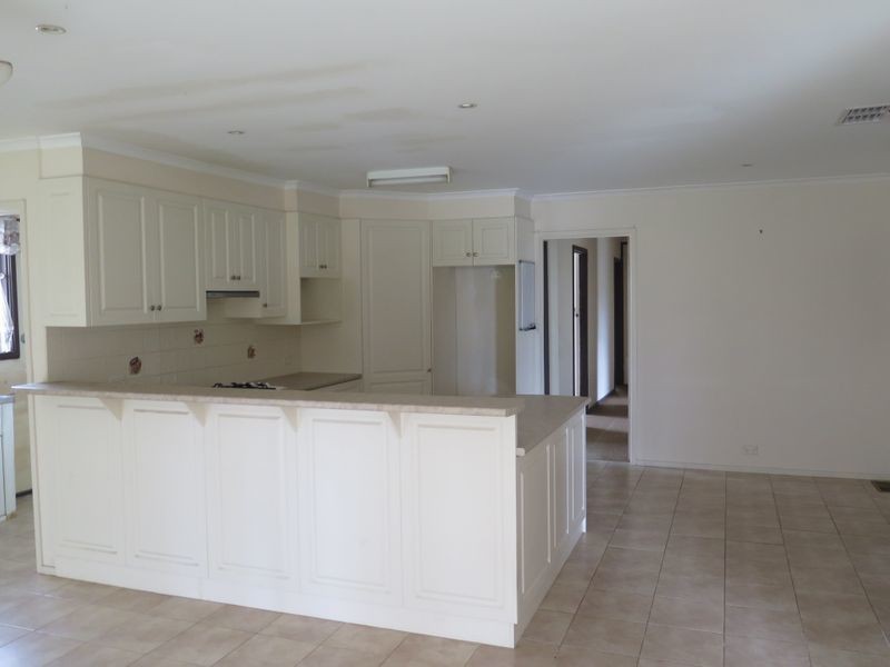 16 Adele Avenue, Ferntree Gully VIC 3156