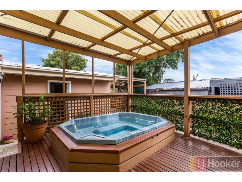 6 Bursaria Avenue, Ferntree Gully VIC 3156