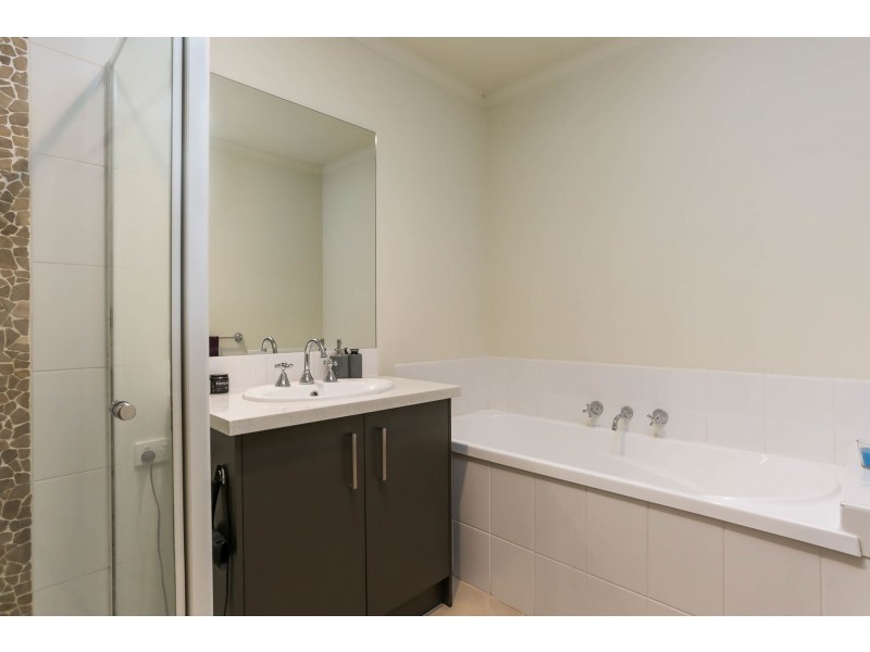 5/25-27 Canterbury Road, Montrose VIC 3765