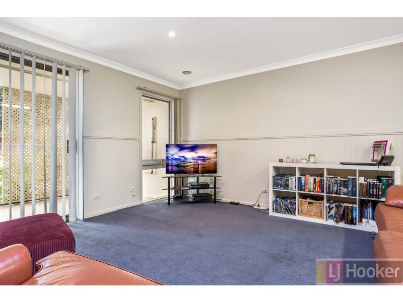 8 Anne Road, Knoxfield VIC 3180