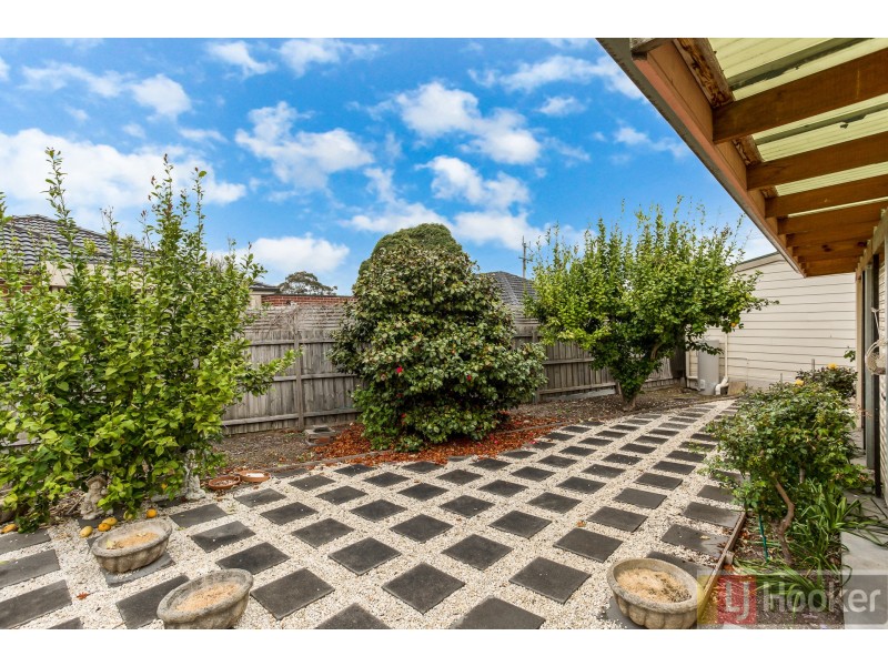 8 Anne Road, Knoxfield VIC 3180