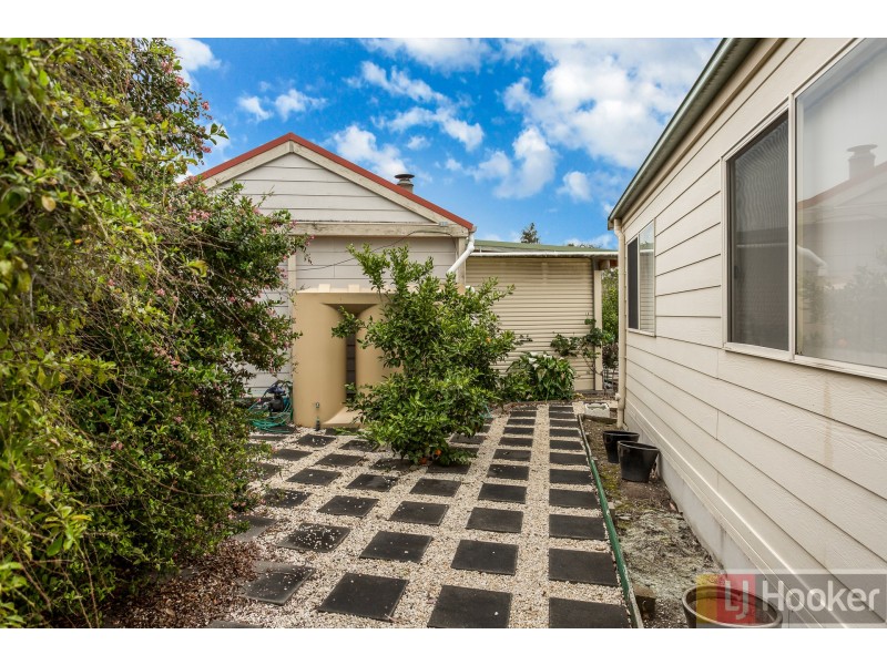 8 Anne Road, Knoxfield VIC 3180