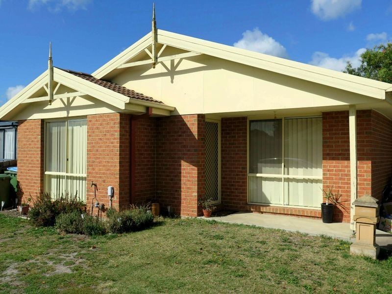 21 Grierson Drive, Kilsyth VIC 3137