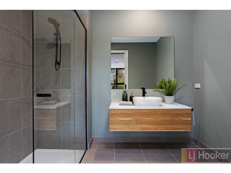 11 Elliot Street, Knoxfield VIC 3180