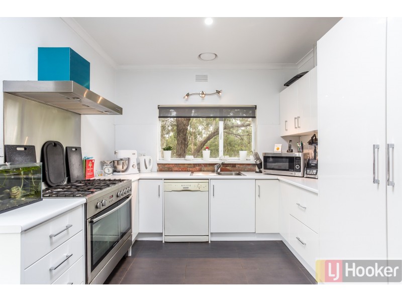 13 Elder Grove, Boronia VIC 3155