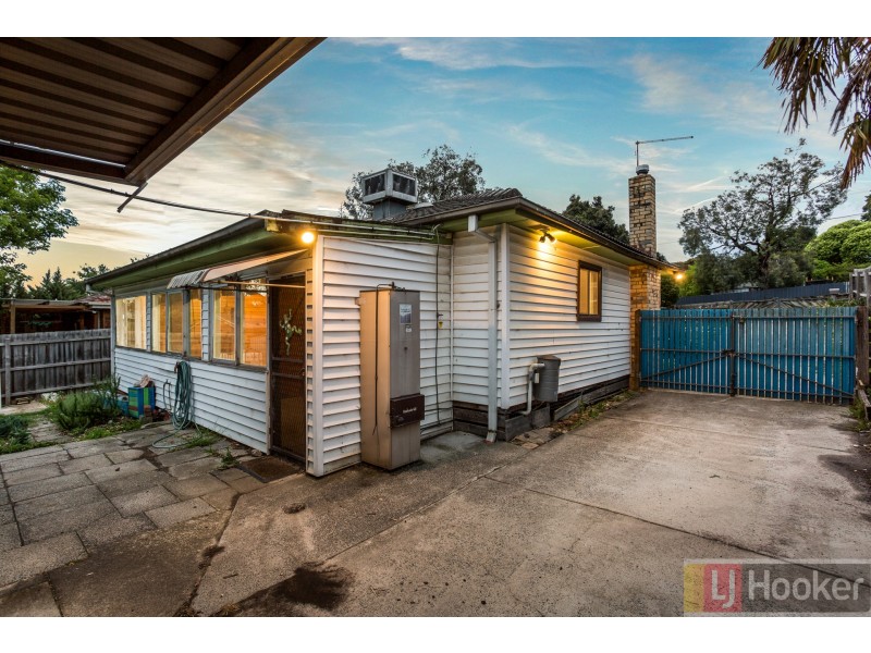 8 Shelly Avenue, Boronia VIC 3155