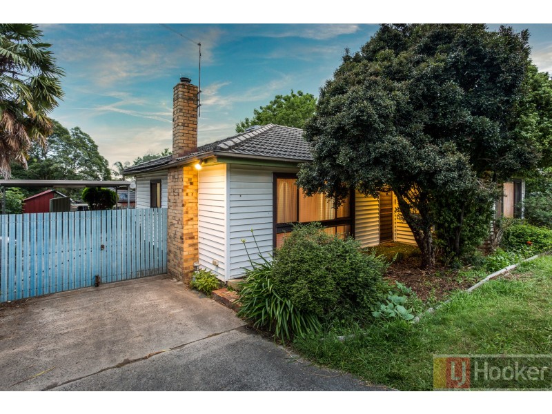 8 Shelly Avenue, Boronia VIC 3155