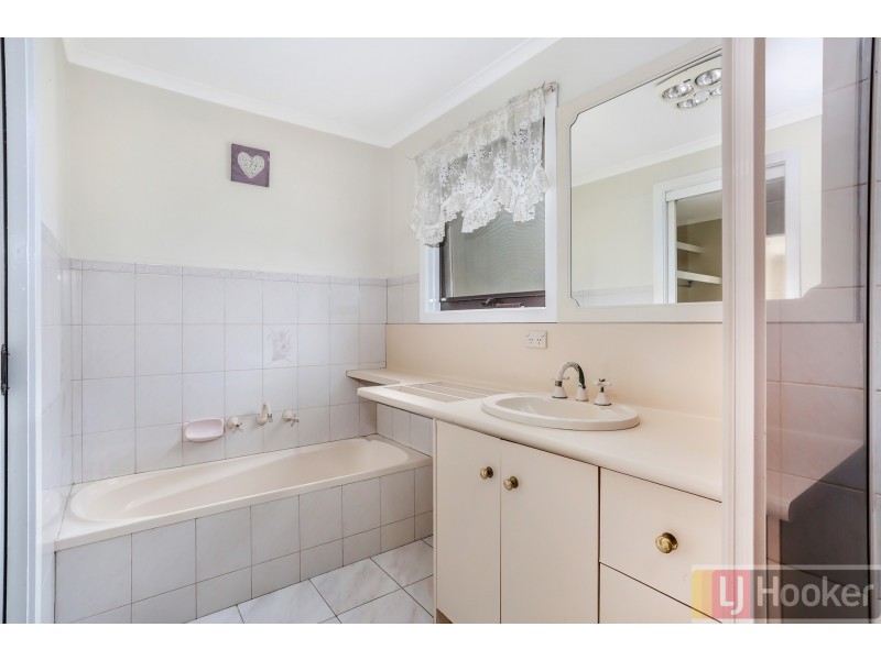 2/23 Cherrytree Rise, Knoxfield VIC 3180