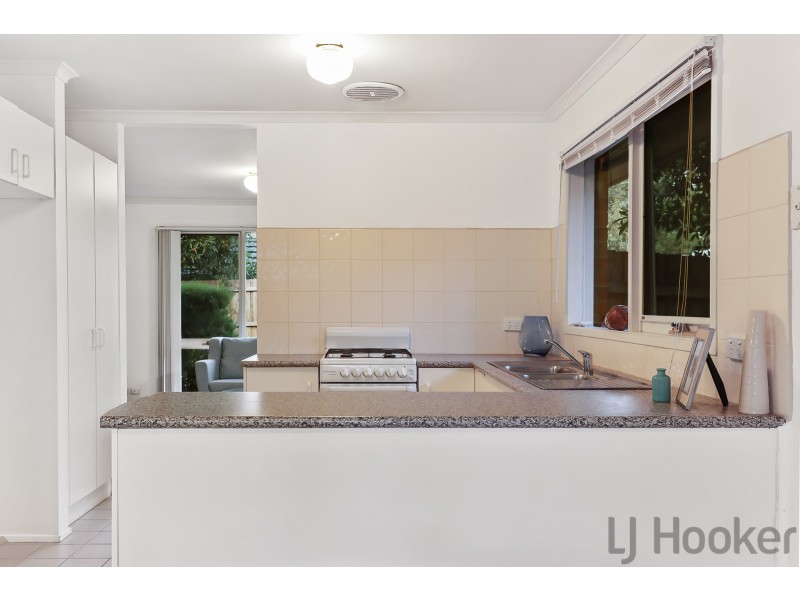 2/11 The Avenue, Ferntree Gully VIC 3156