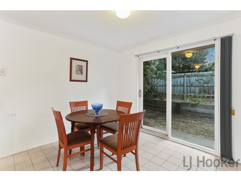 2/11 The Avenue, Ferntree Gully VIC 3156