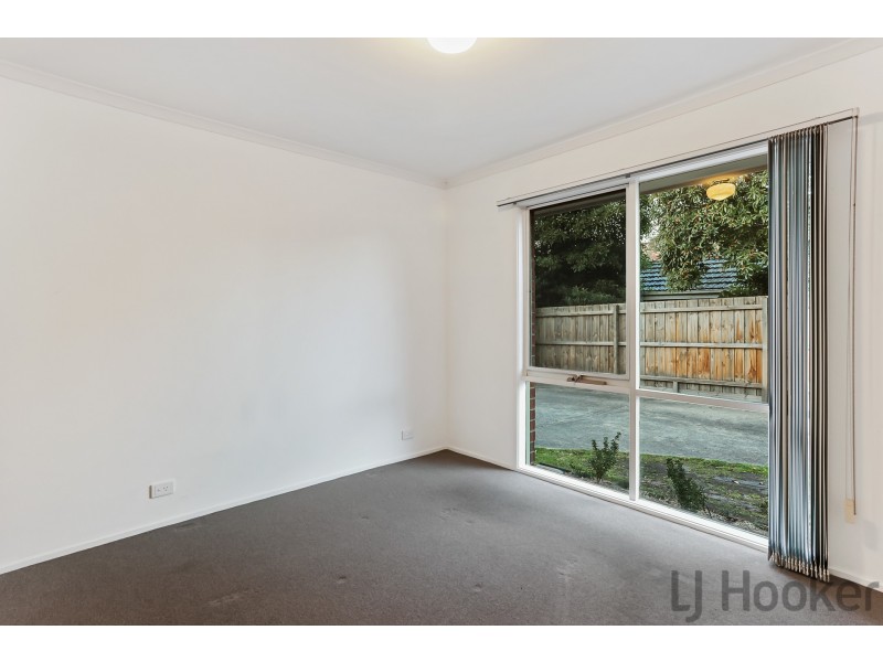 2/11 The Avenue, Ferntree Gully VIC 3156
