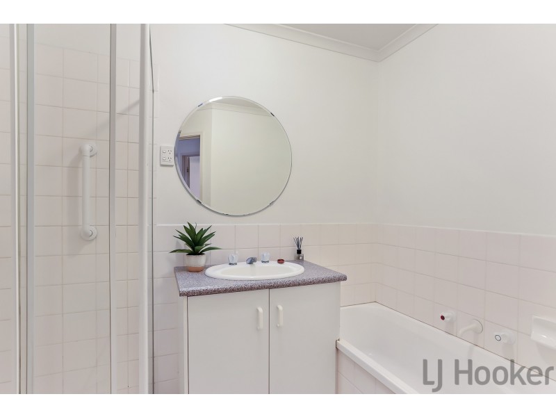 2/11 The Avenue, Ferntree Gully VIC 3156