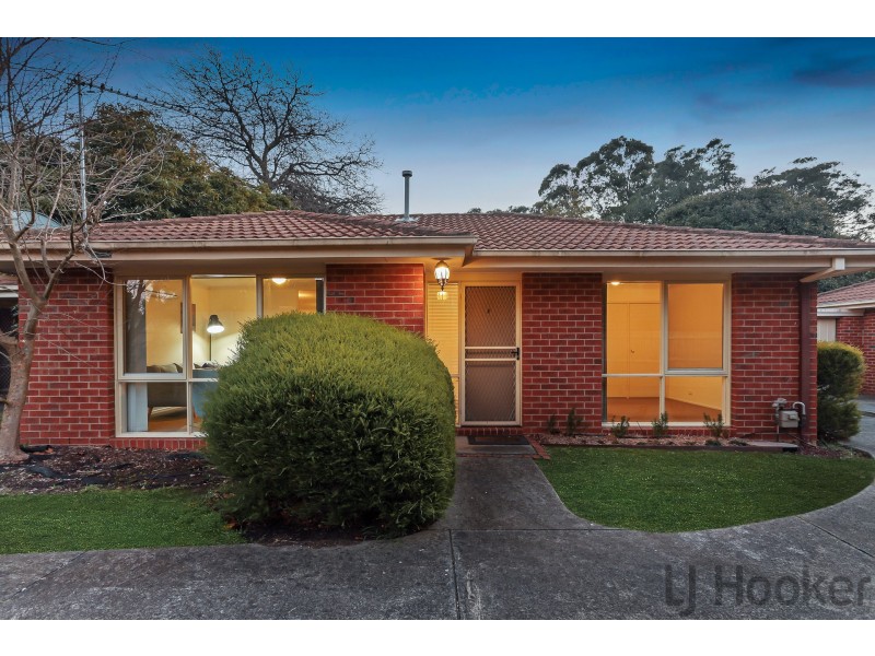 2/11 The Avenue, Ferntree Gully VIC 3156