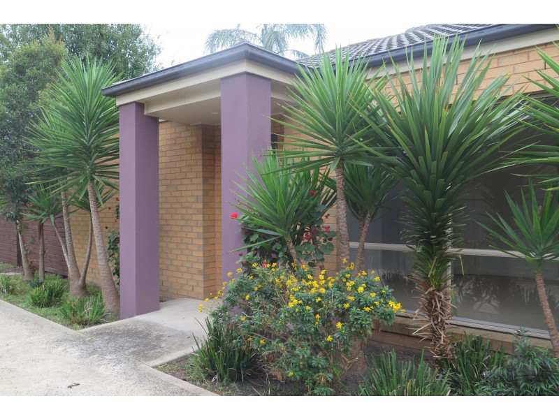 2/3 White Avenue, Bayswater North VIC 3153