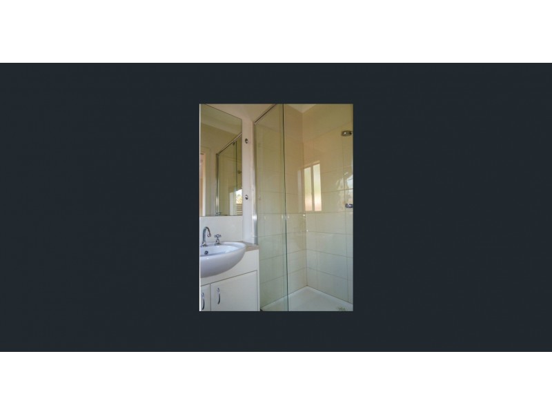 2/3 White Avenue, Bayswater North VIC 3153