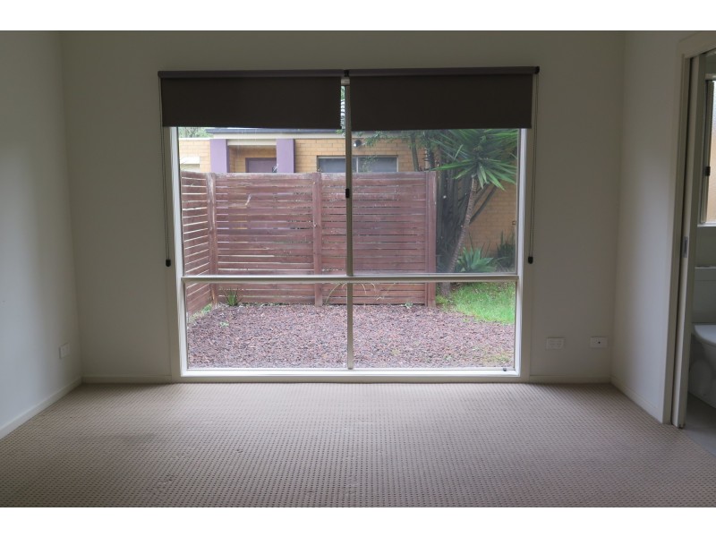 2/3 White Avenue, Bayswater North VIC 3153