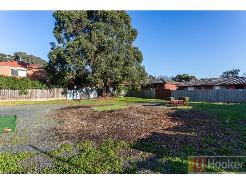 2 Francis Crescent, Ferntree Gully VIC 3156