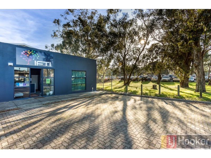 2 Francis Crescent, Ferntree Gully VIC 3156