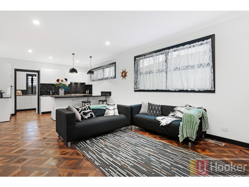 13 Tiverton Circuit, Mooroolbark VIC 3138
