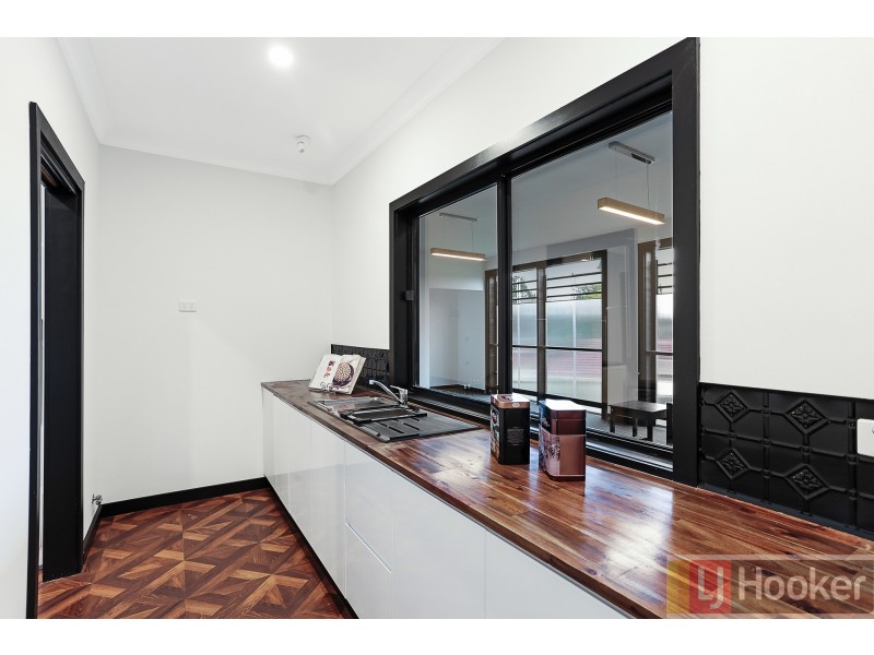 13 Tiverton Circuit, Mooroolbark VIC 3138
